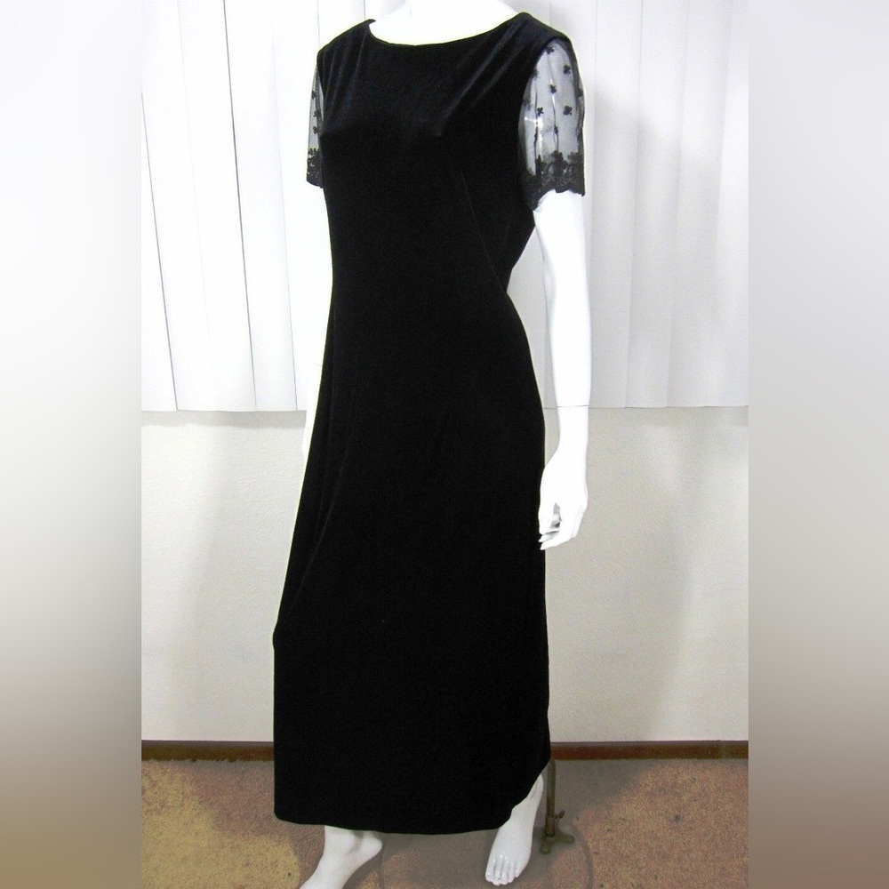 Robbie Bee Maxi Velvet Dress Size 16 Black Lace Short Sleeve Tie Waist Vintage